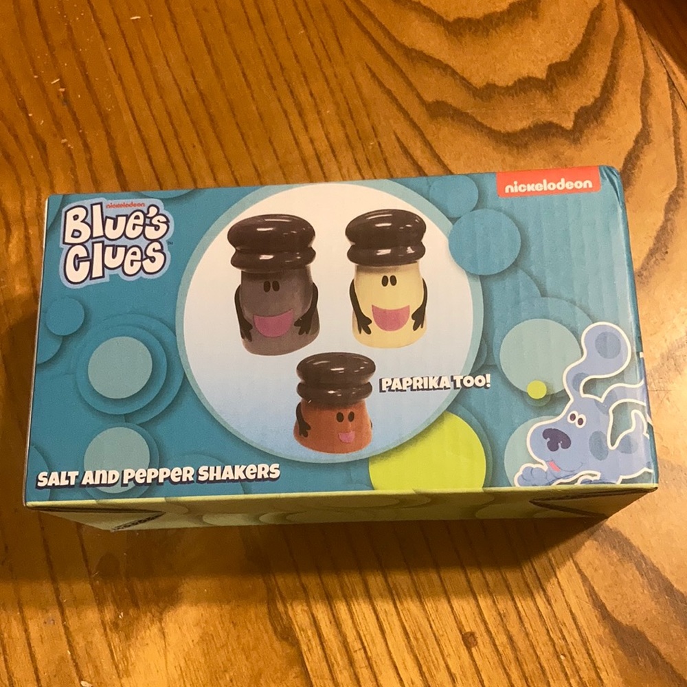 Blues Clues Salt and Pepper Shakers with Paprika
